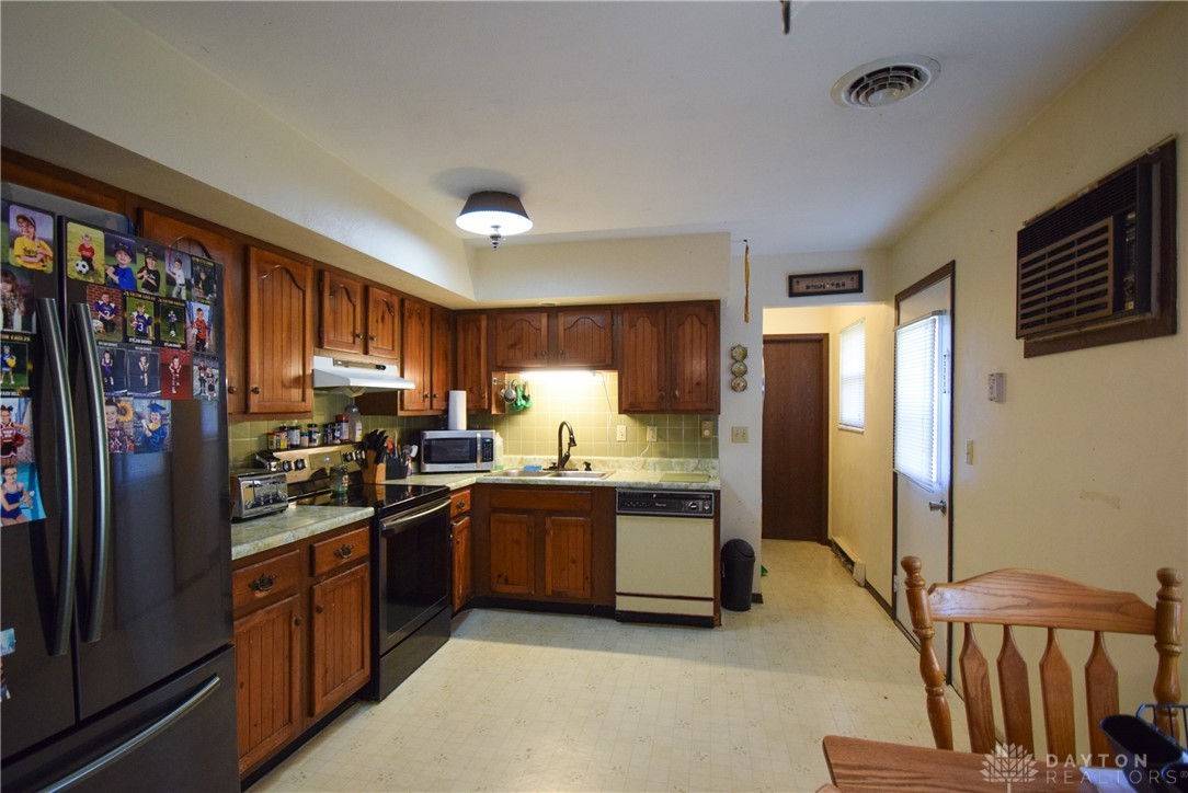 420 East Lexington Road Eaton, OH 45320 - Photo 8 of 27 Gallery Image 8