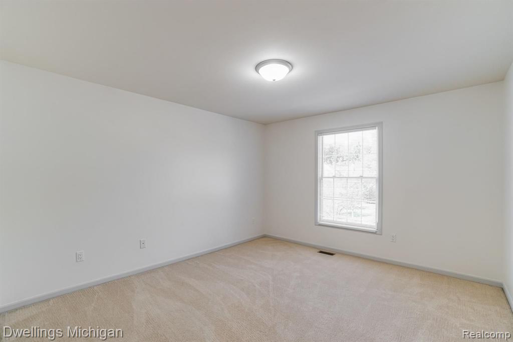 48213 Glenmount Road Canton, MI 48187 - Photo 37 of 53