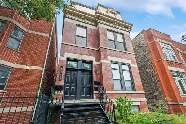 $2,750 | 1041 South Oakley Boulevard, Unit 1, Chicago, IL 60612