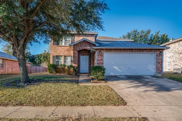 $2,800 | 8402 Olivia Meadow Drive, Arlington, TX 76002