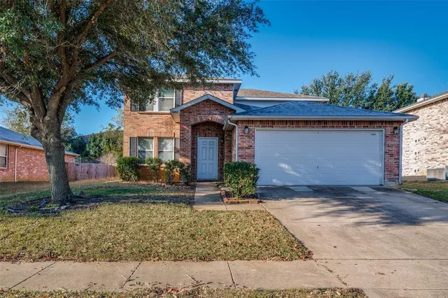$2,800 | 8402 Olivia Meadow Drive, Arlington, TX 76002