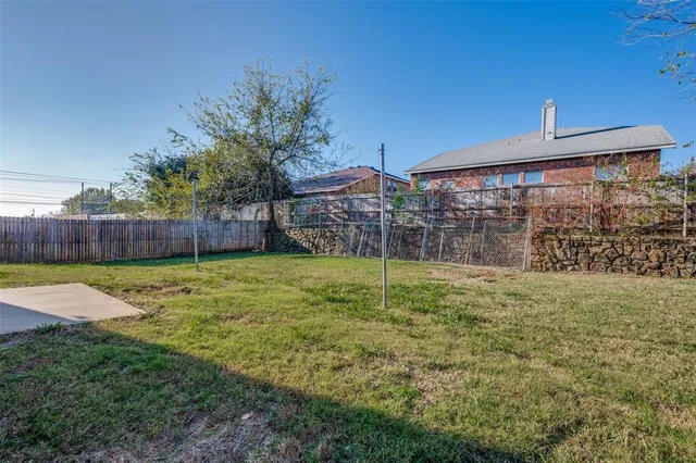 $2,800 | 8402 Olivia Meadow Drive, Arlington, TX 76002