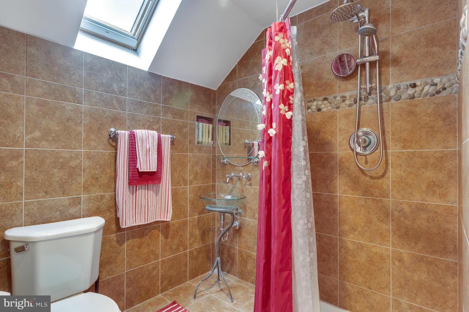 2215 Washington Avenue, Unit W203 Silver Spring, MD 20910 - Photo 11 of 16 Bath (Master)