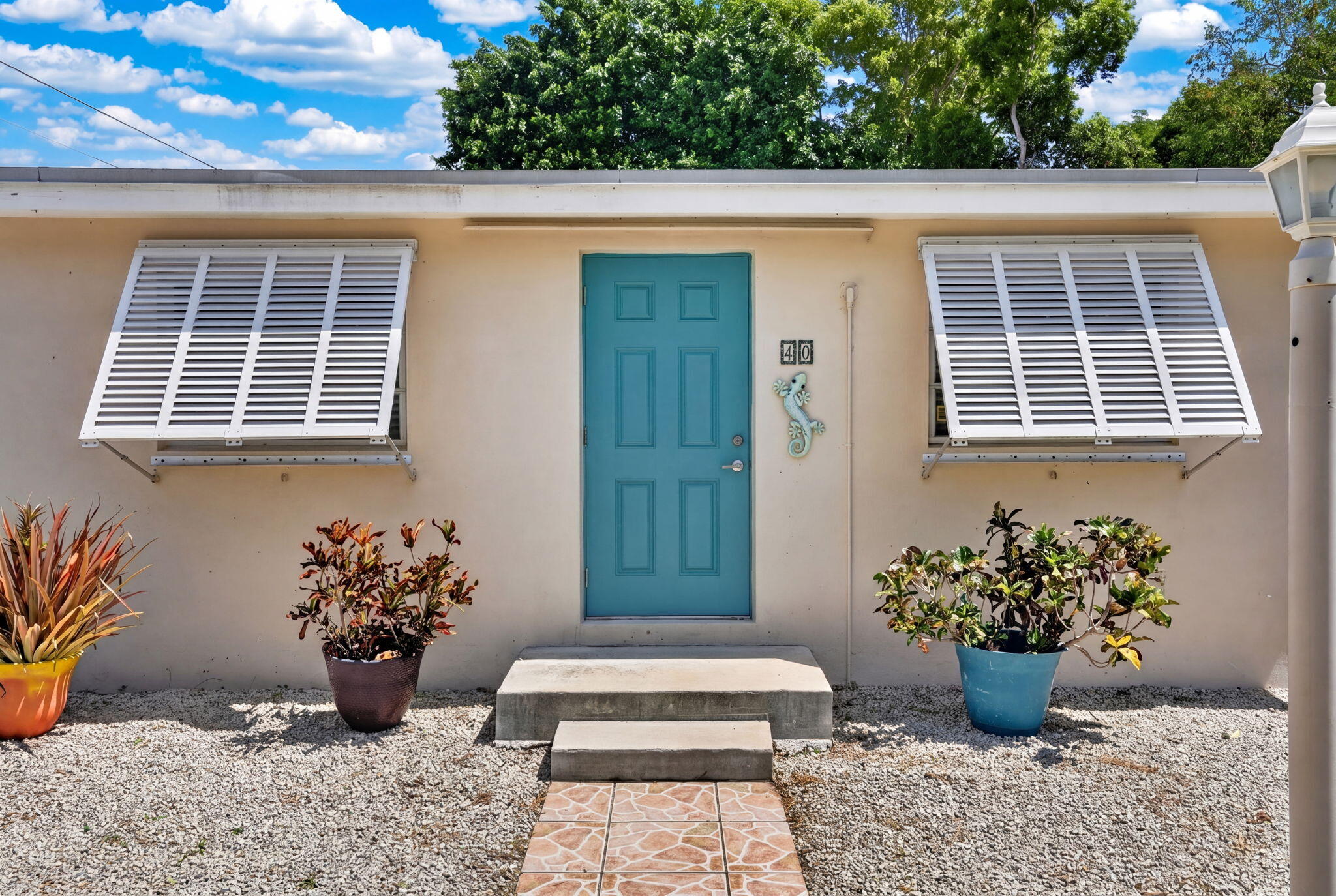 40 Transylvania Avenue Key Largo, FL 33037 - Photo 4 of 53 front Door