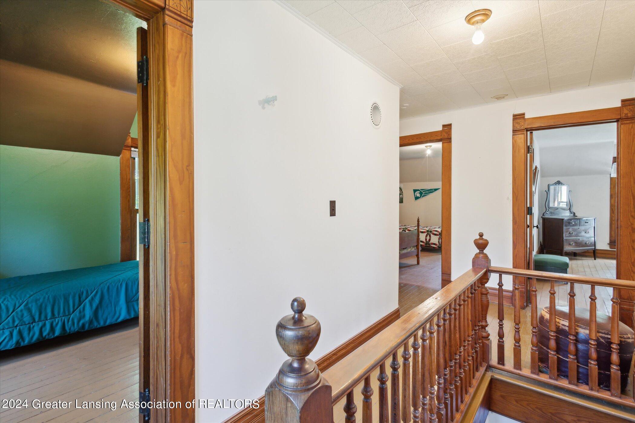 6491 Oneida Road Charlotte, MI 48813 - Photo 31 of 59 Upper Hallway