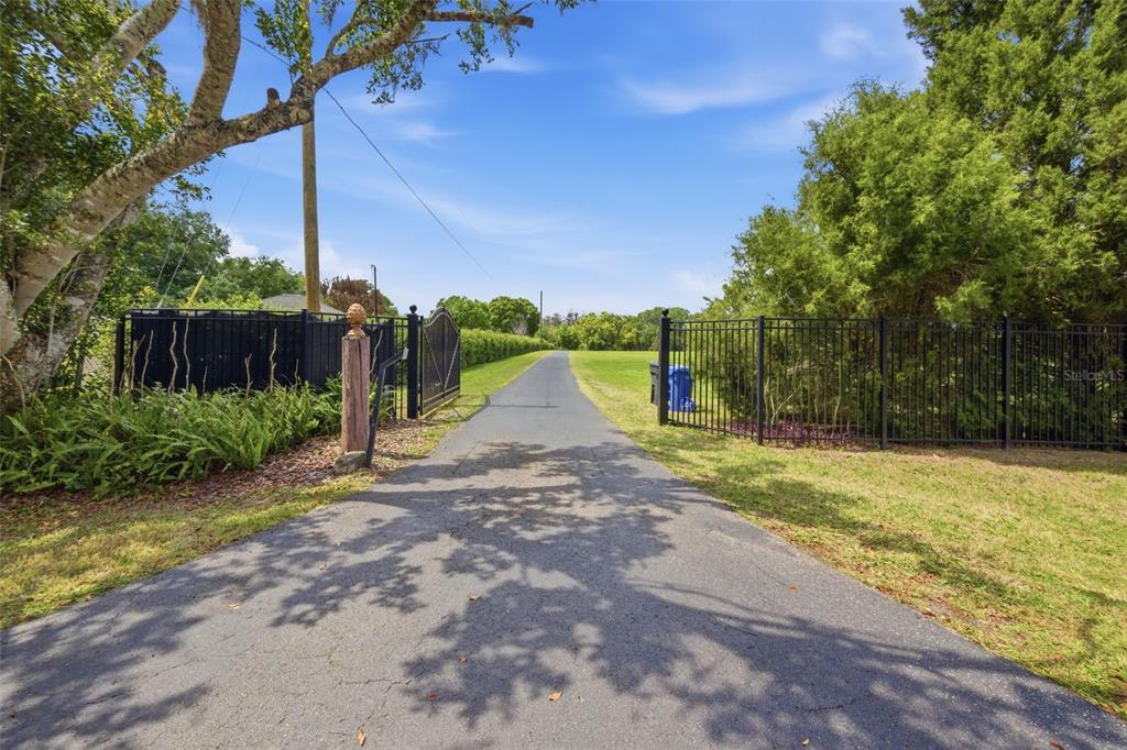 820 Newberger Road Lutz, FL 33549 - Photo 24 of 40