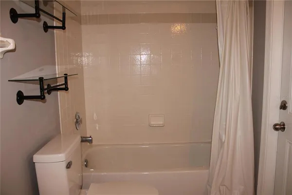 $2,450 | 1507 Lantana Court, Palmetto, FL 34221