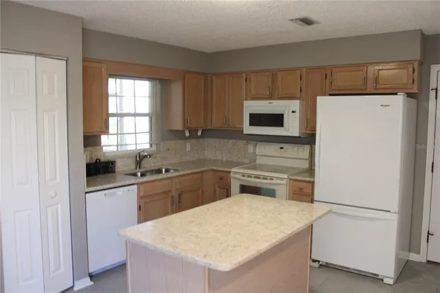 $2,550 | 1507 Lantana Court, Palmetto, FL 34221