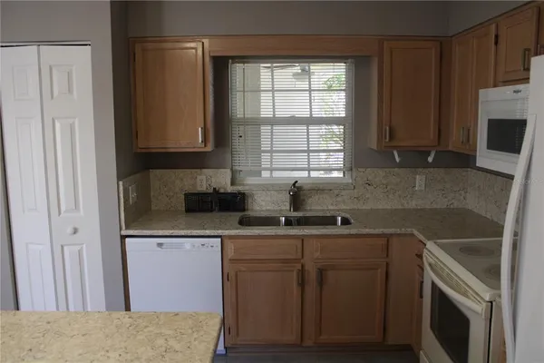 $2,450 | 1507 Lantana Court, Palmetto, FL 34221