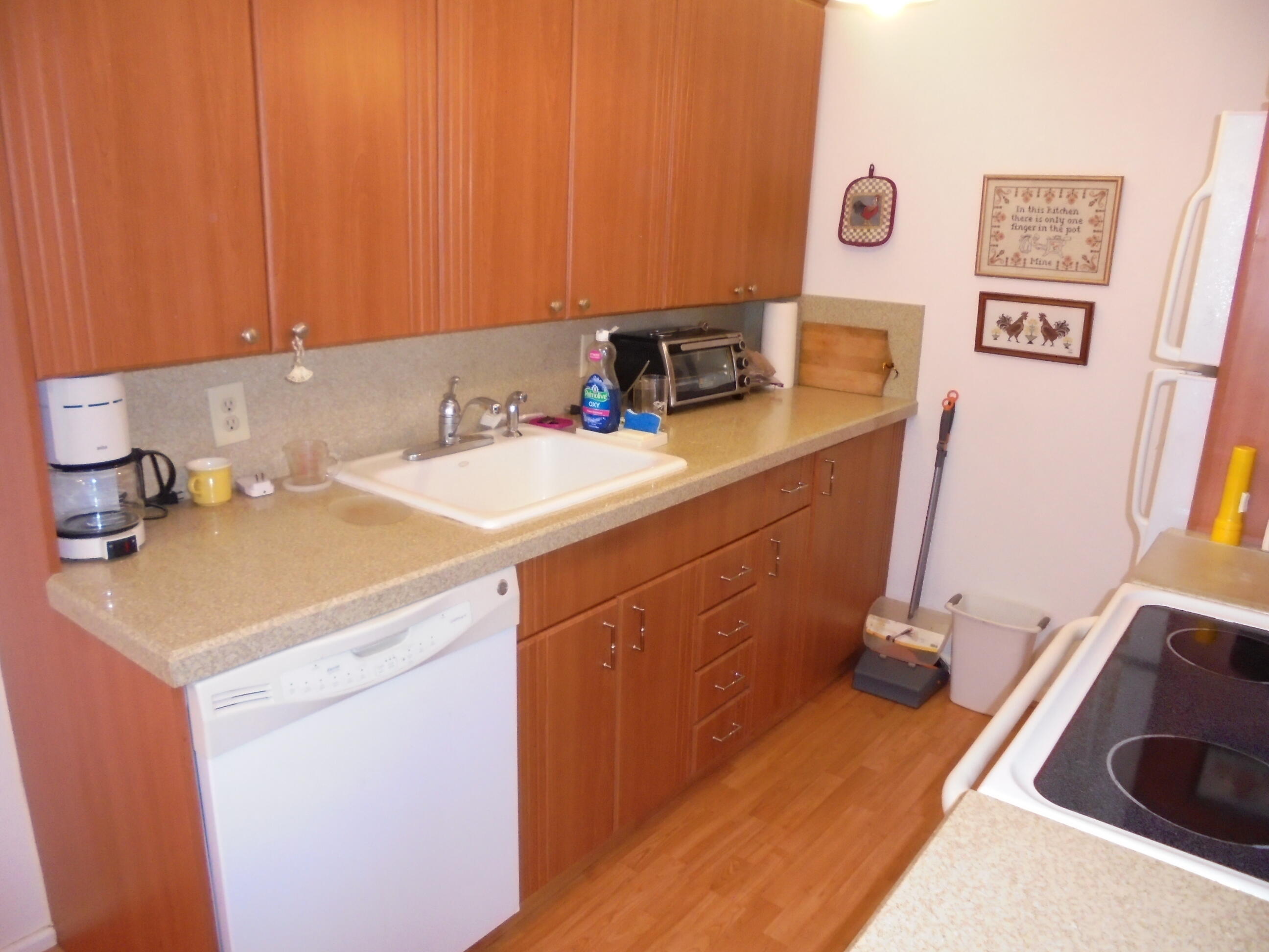 4024 Cornwall East Boca Raton, FL 33434 - Photo 2 of 19 KITCHEN