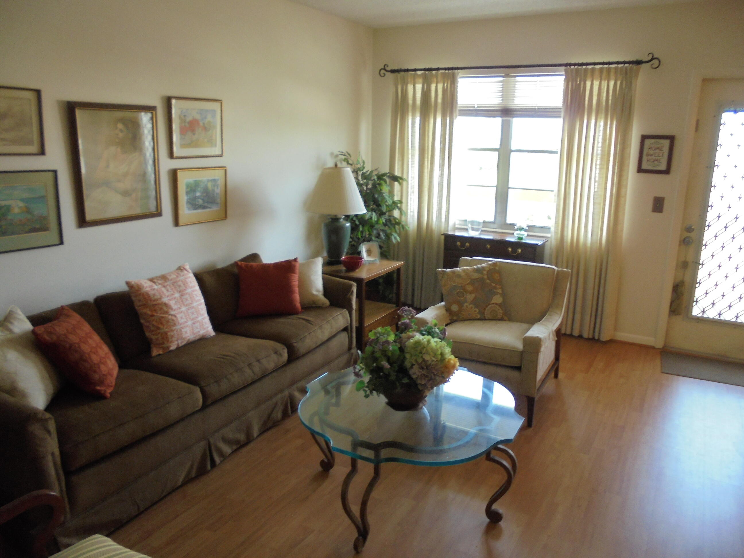 4024 Cornwall East Boca Raton, FL 33434 - Photo 5 of 19 LIVING ROOM