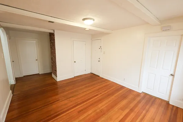 $1,450 | 498 Whipple Street, Unit 3S, Fall River, MA 02724