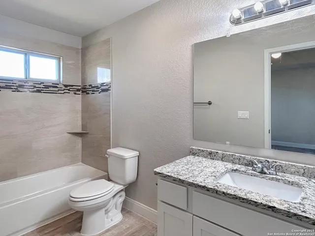 $1,400 | 13018 Reid Meadows, Live Oak, TX 78233