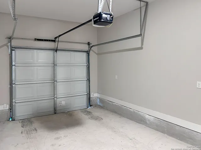 $1,400 | 13018 Reid Meadows, Live Oak, TX 78233