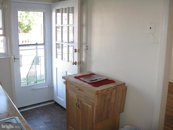 1925 Frames Road Dundalk, MD 21222 - Photo 8 of 14 a utility room with window washer and dryer