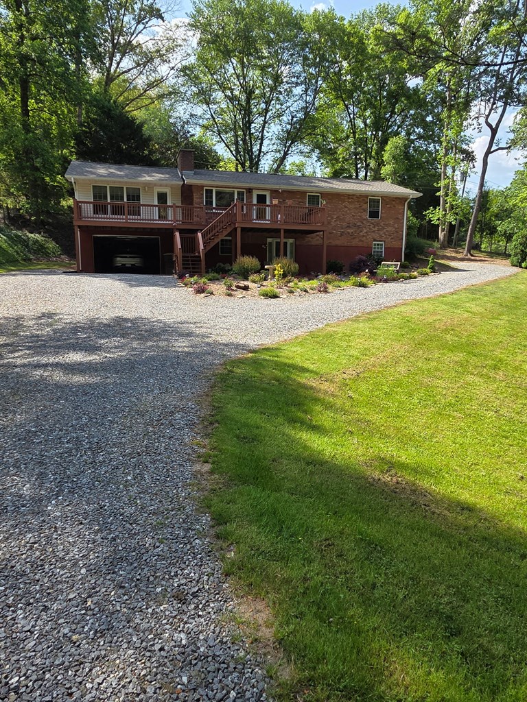 208 Ledford Chapel Road Hayesville, NC 28904 - Photo 20 of 35 a swimming pool view with a sitting space