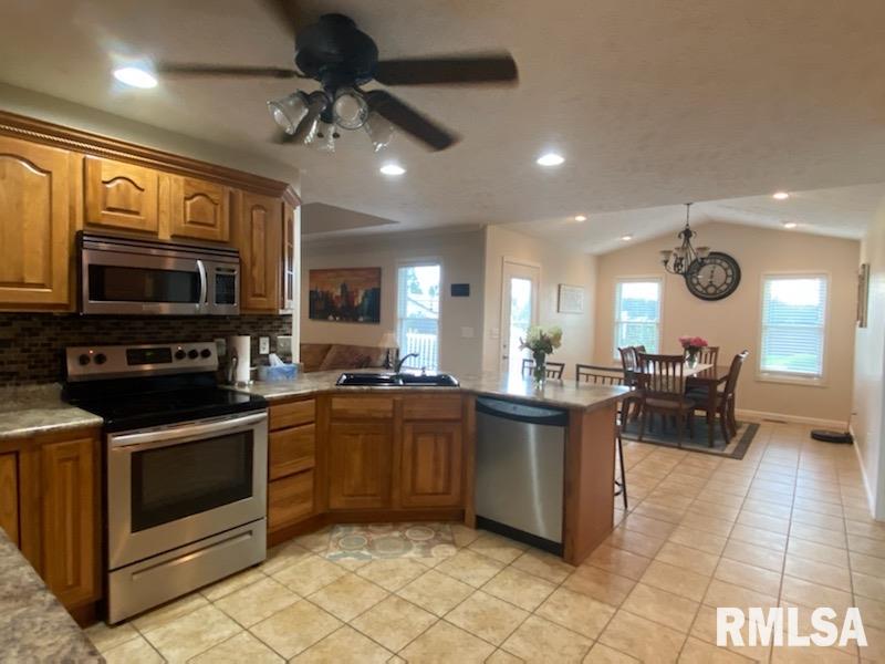 12085 Strawberry Road Carbondale, IL 62901 - Photo 4 of 9