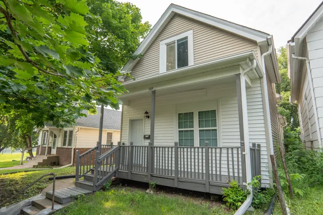 $289,900 | 1125 Margaret Street, St. Paul, MN 55106