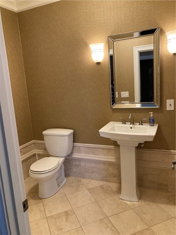 1 Christopher Drive Lincoln, RI 02865 - Photo 37 of 48 1st floor half bath.