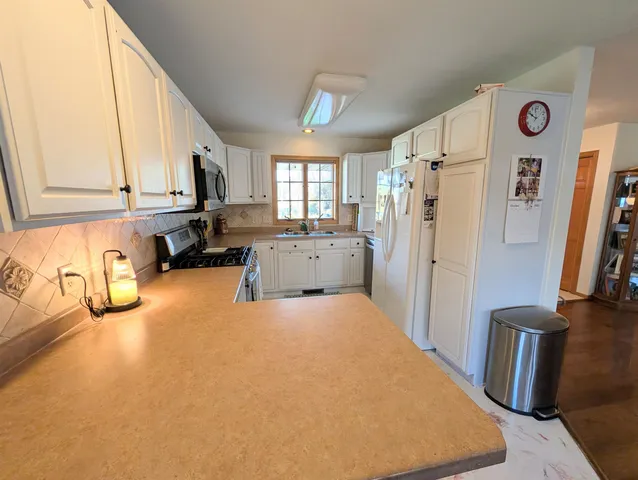 $319,900 | 114 East North Water Street, New London, WI 54961