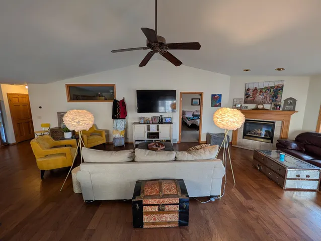 $319,900 | 114 East North Water Street, New London, WI 54961