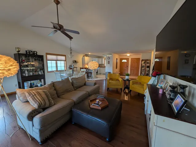 $319,900 | 114 East North Water Street, New London, WI 54961