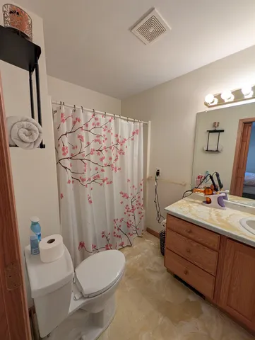 $319,900 | 114 East North Water Street, New London, WI 54961