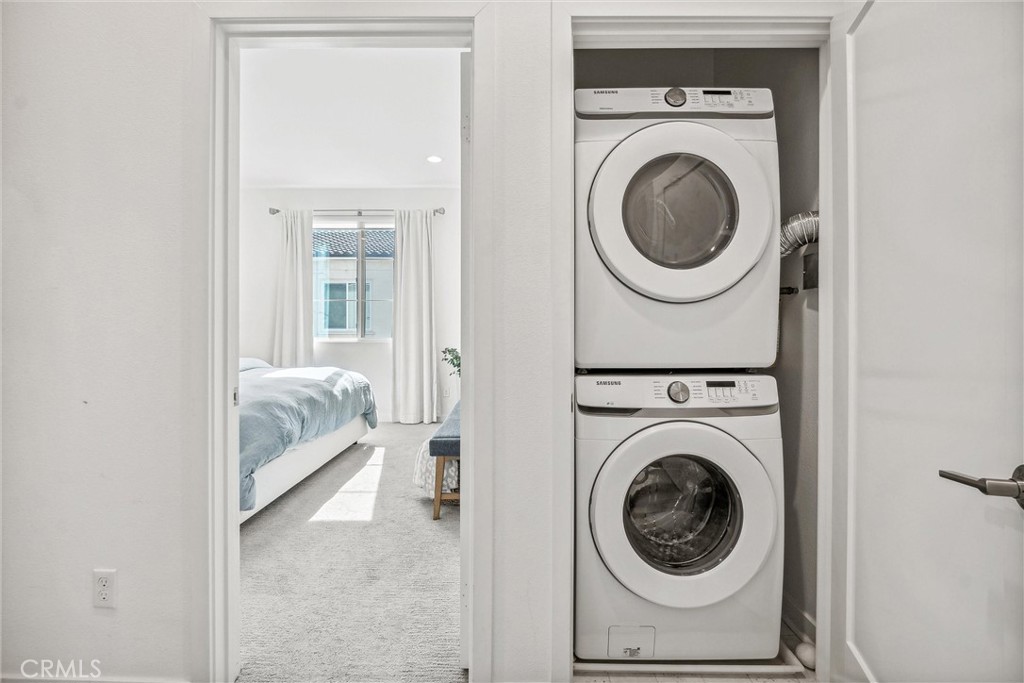 318 Ford Road Costa Mesa, CA 92627 - Photo 15 of 20 a utility room with dryer and washer