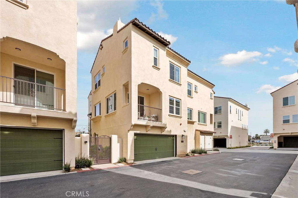 318 Ford Road Costa Mesa, CA 92627 - Photo 16 of 20 a front view of a large building