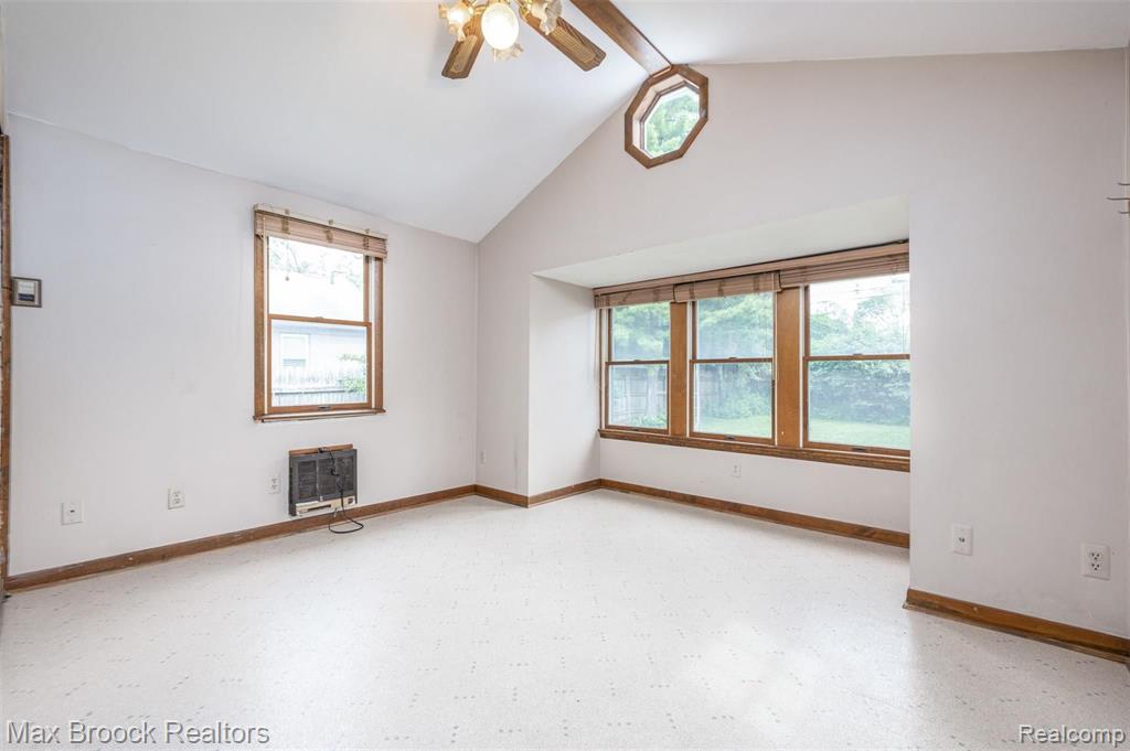 3648 Rockingham Road Royal Oak, MI 48073 - Photo 14 of 21