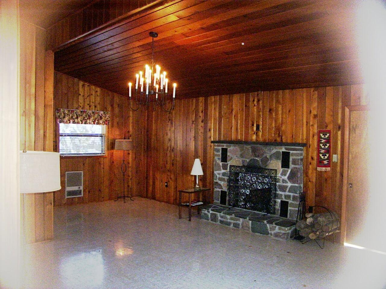 128 Rt 423 Pocono Pines Pocono Pines, PA 18350 - Photo 2 of 4 Living Room