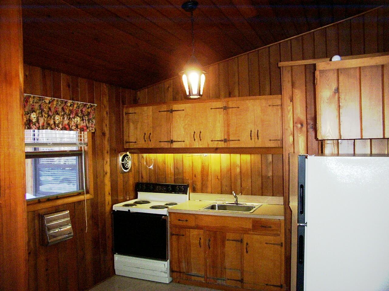 128 Rt 423 Pocono Pines Pocono Pines, PA 18350 - Photo 4 of 4 Kitchen
