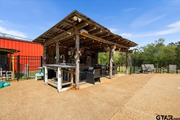 $445,000 | 10509 County Road 456, Henderson, TX 75654