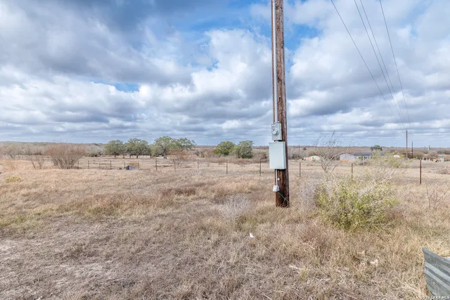 $130,000 | 304 Smiley Tx 78159, Smiley, TX 78159