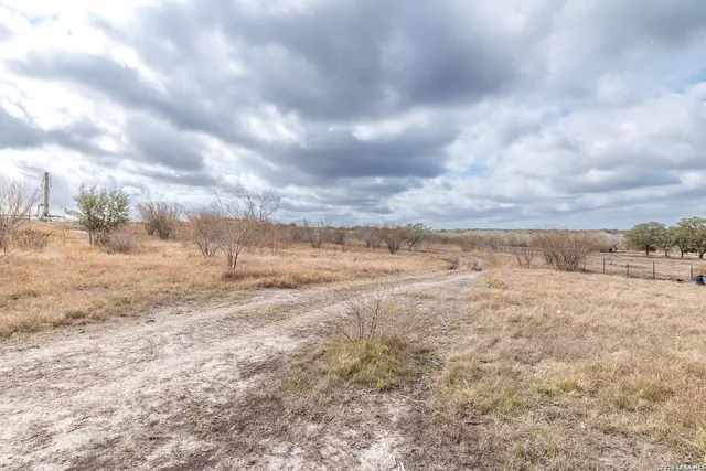 $130,000 | 304 Smiley Tx 78159, Smiley, TX 78159