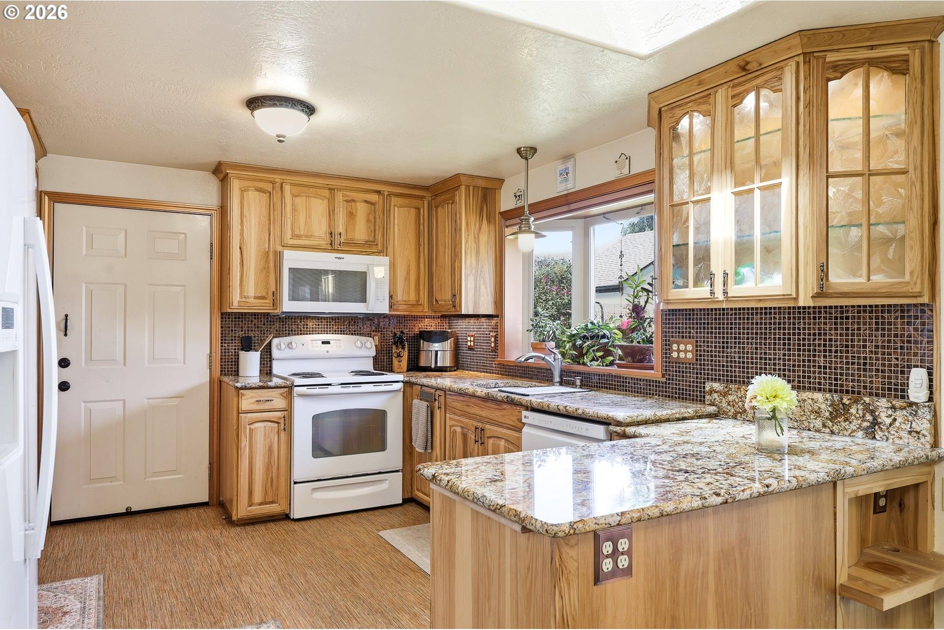 632 Nicholas Drive Springfield, OR 97477 - Photo 13 of 40 Gallery Image 13