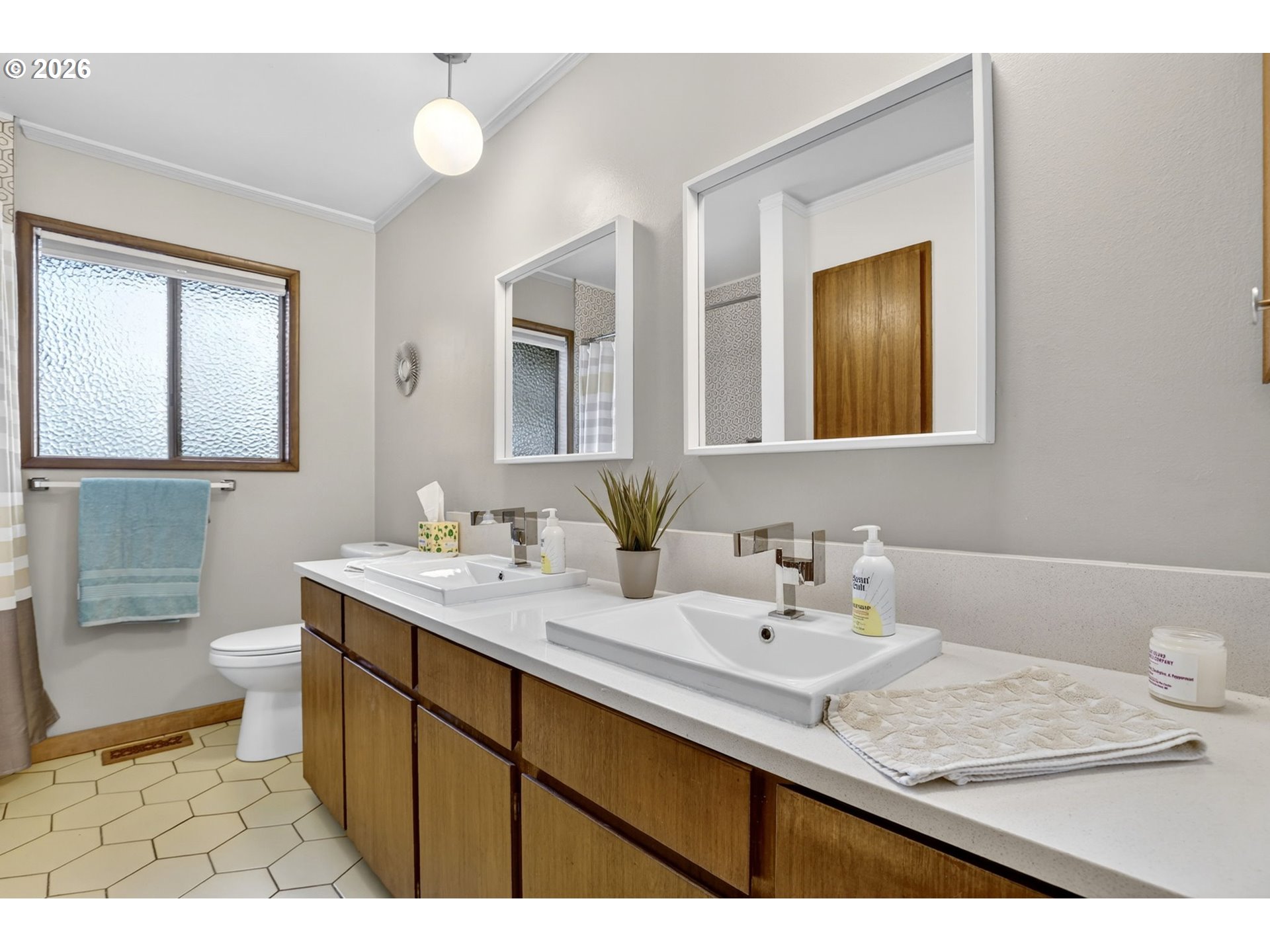 4308 Southwest Chesapeak Avenue Portland, OR 97239 - Photo 29 of 48