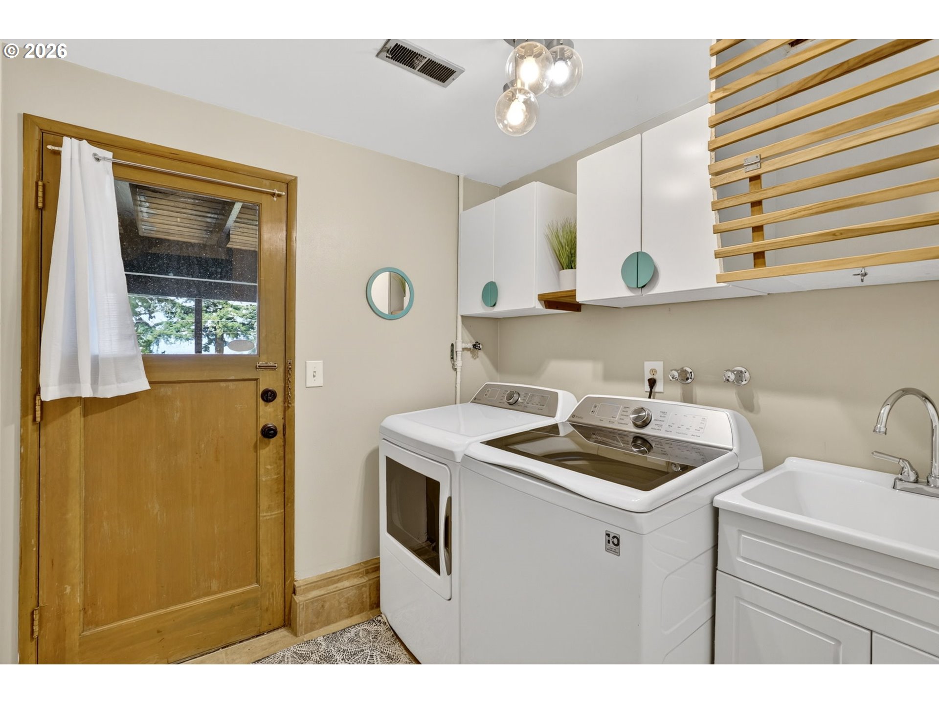 4308 Southwest Chesapeak Avenue Portland, OR 97239 - Photo 41 of 48