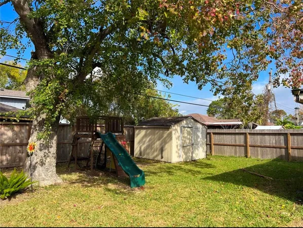 $2,000 | 1808 Dolphin Drive, Seabrook, TX 77586