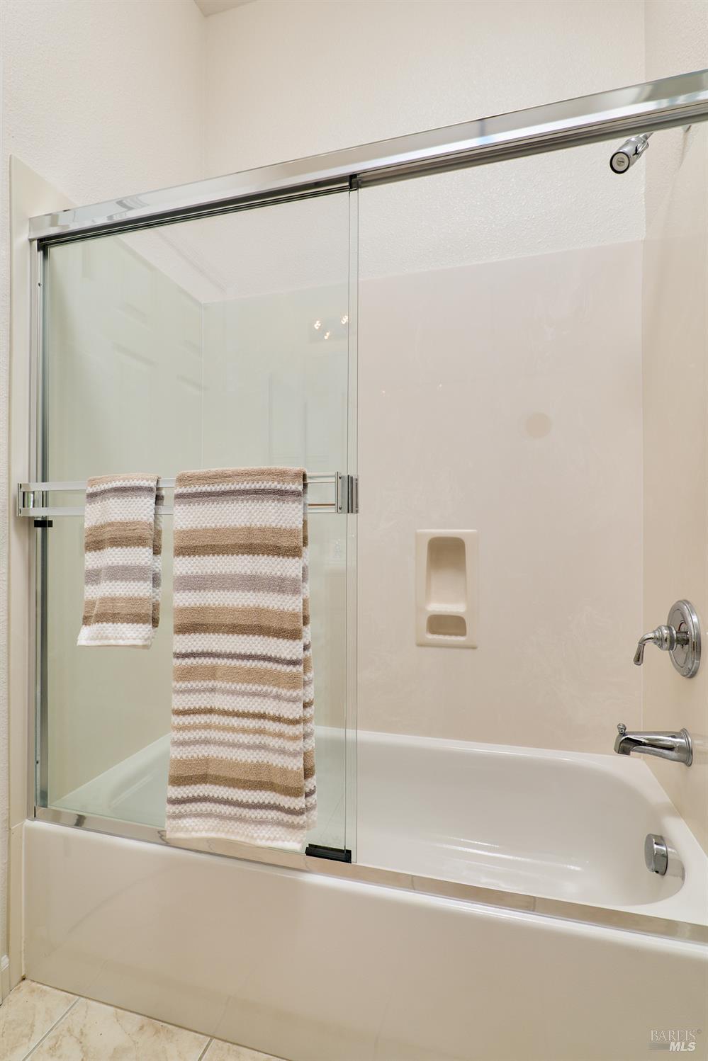 604 American Falls Drive Rio Vista, CA 94571 - Photo 32 of 39 a bathroom with a shower and a bath tub