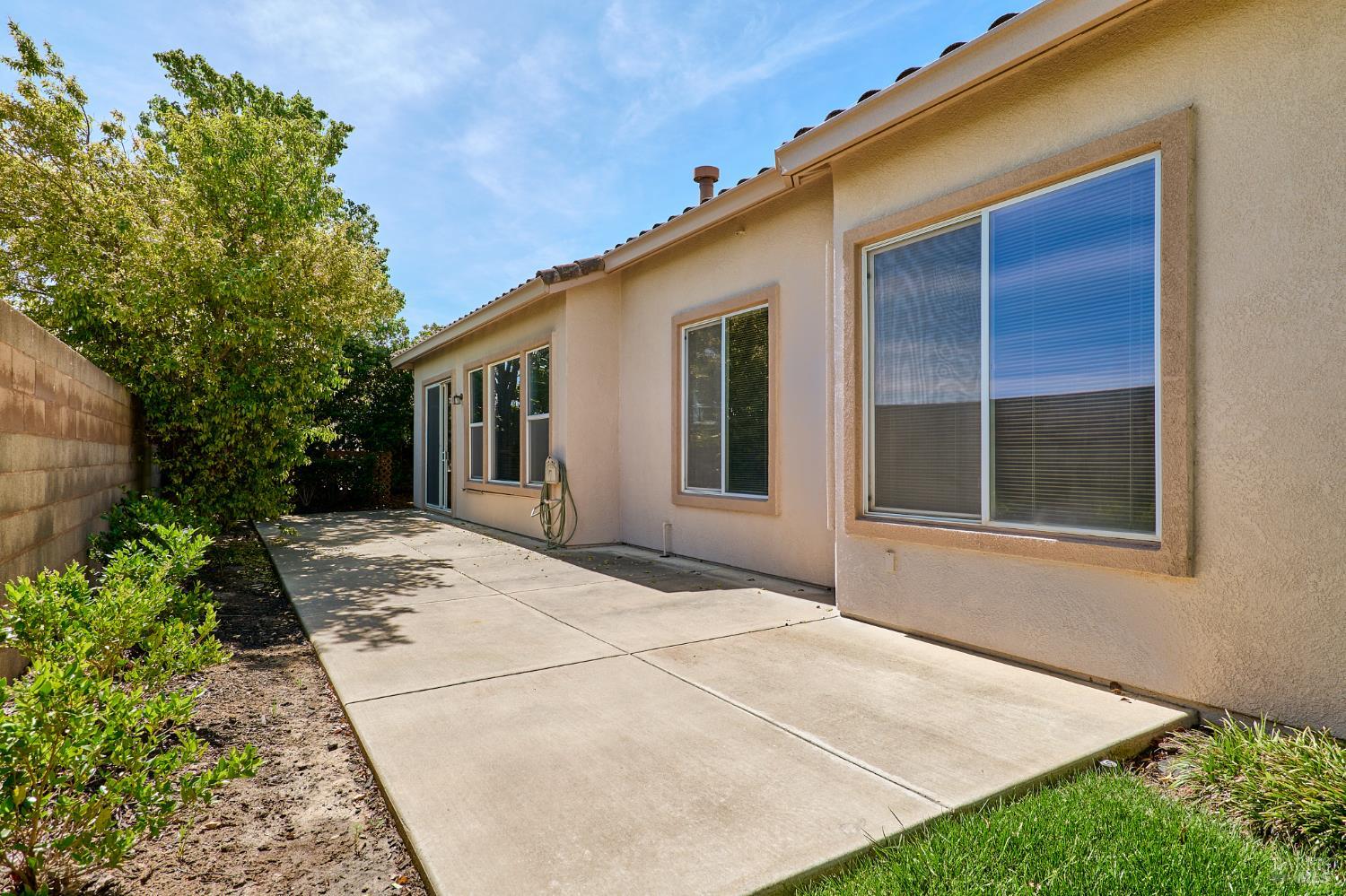 604 American Falls Drive Rio Vista, CA 94571 - Photo 35 of 39 a house view with a backyard space