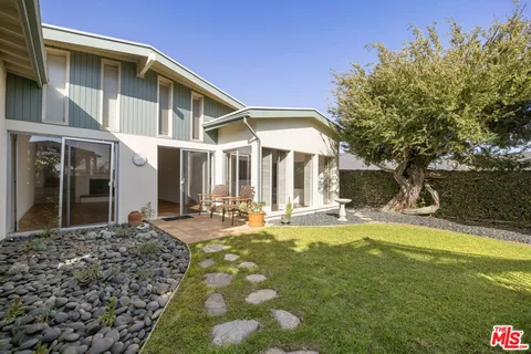 $2,250,000 | 259 Quadro Vecchio Drive, Pacific Palisades, CA 90272
