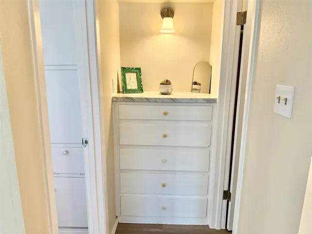 $999 | 1000 West 26th Street, Unit 107, Austin, TX 78705