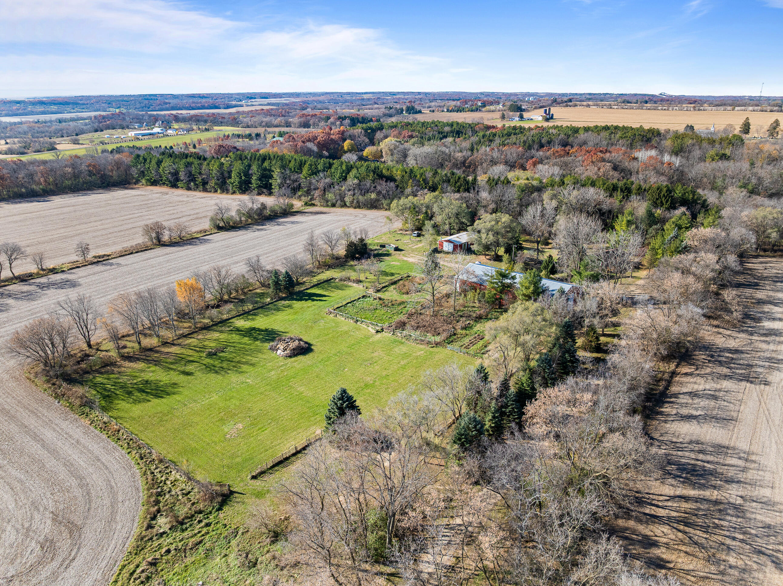 W1049 County Road D Spring Prairie, WI 53105 - Photo 11 of 76 W1049 County Rd D-28