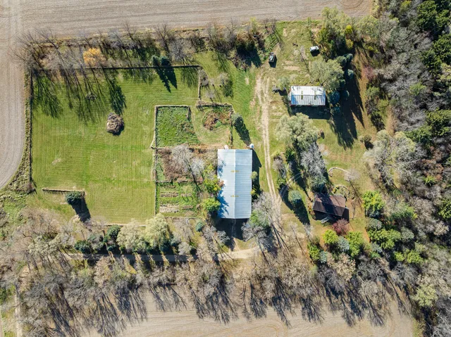 $1,250,000 | W1049 County Road D, Spring Prairie, WI 53105