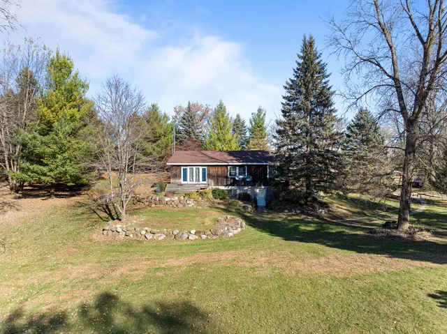 $1,250,000 | W1049 County Road D, Spring Prairie, WI 53105