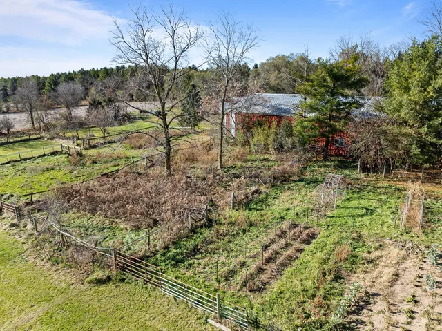 $1,250,000 | W1049 County Road D, Spring Prairie, WI 53105