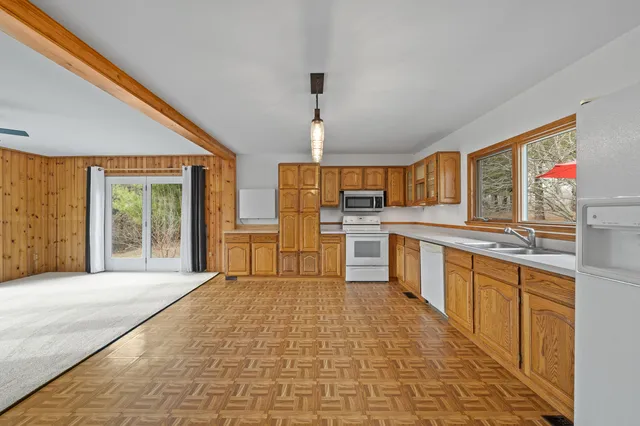 $1,250,000 | W1049 County Road D, Spring Prairie, WI 53105