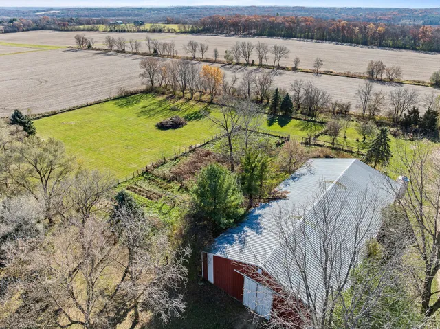 $1,250,000 | W1049 County Road D, Spring Prairie, WI 53105