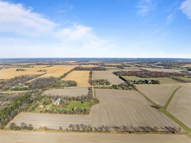 $1,250,000 | W1049 County Road D, Spring Prairie, WI 53105